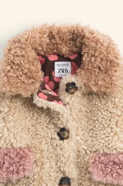 Niños ZARA 6 - 14 Años·Abrigos<ABRIGO BORREGUILLO BOTONES FLORES LIMITED EDITION