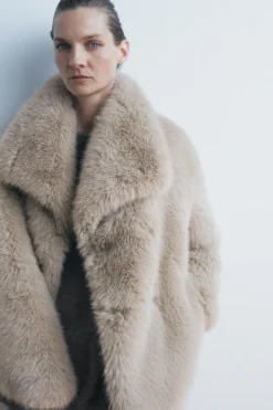 Outlet ABRIGO CORTO EFECTO PELO ZW COLLECTION Mujer Abrigos / Anoraks