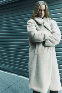 Outlet ABRIGO LARGO EFECTO PELO Mujer Abrigos / Anoraks