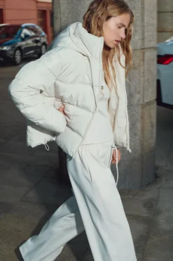 Discount ANORAK ACOLCHADO CORTO WATER AND WIND PROTECTION Mujer Abrigos / Anoraks