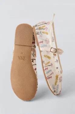 Niños ZARA 6 - 14 Años·Zapatos<BAILARINA BORDADOS