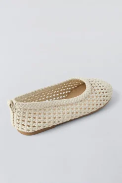 Niños ZARA 6 - 14 Años·Zapatos<BAILARINA CALADA