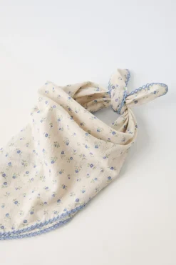 Niños ZARA 1½ - 6 Años·Accesorios|6 - 14 Años·Accesorios<BANDANA FLORES PUNTILLA