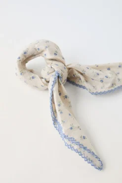 Niños ZARA 1½ - 6 Años·Accesorios|6 - 14 Años·Accesorios<BANDANA FLORES PUNTILLA