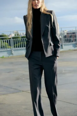 Discount BLAZER ENTALLADA HOMBRERAS Mujer Blazers / Chalecos