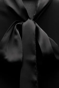 Best BLUSA LAZO ACABADOS SATINADOS Mujer Camisas / Blusas