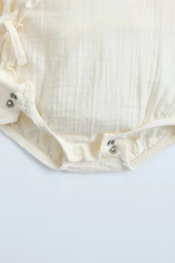 Niños ZARA 0 - 6 Meses·Bodies / Camisas|0 - 6 Meses·Básicos<BODY CRUZADO BAMBULA VOLANTITO