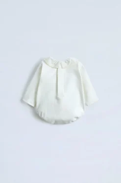 Niños ZARA 0 - 6 Meses·Bodies / Camisas|0 - 6 Meses·Básicos<BODY CUELLO BORDADO