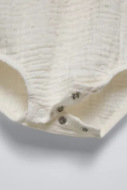 Niños ZARA 0 - 6 Meses·Bodies / Camisas|0 - 6 Meses·Básicos<BODY PLUMETI VOLANTE