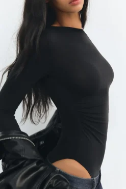 Clearance BODY SOFT ASIMÉTRICO FRUNCES Mujer Tops / Bodies