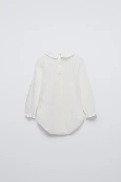 Niños ZARA 0 - 6 Meses·Bodies / Camisas|0 - 6 Meses·Básicos<BODY TEXTURA VOLANTE