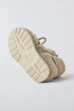 Niños ZARA 1½ - 6 Años·Zapatos|1½ - 6 Años·Zapatos<BOTA BORREGUILLO