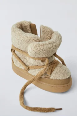 Niños ZARA 1½ - 6 Años·Zapatos|1½ - 6 Años·Zapatos<BOTA BORREGUILLO