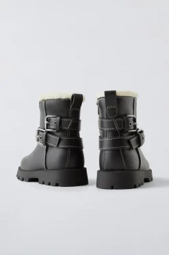 Niños ZARA 1½ - 6 Años·Zapatos<BOTA HEBILLAS FORRADA
