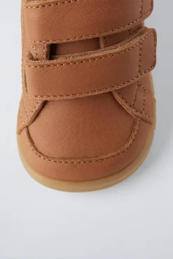 Niños ZARA 1½ - 6 Años·Zapatos|1½ - 6 Años·Zapatos<BOTA PIEL TIRAS