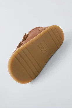 Niños ZARA 1½ - 6 Años·Zapatos|1½ - 6 Años·Zapatos<BOTA PIEL TIRAS