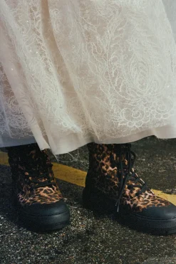 Fashion BOTÍN DEPORTIVO ESTAMPADO ANIMAL 3M THINSULATE Mujer Zapatos