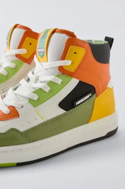 Niños ZARA 6 - 14 Años·Zapatos|6 - 14 Años·Zapatos<BOTÍN DEPORTIVO MINECRAFT © MOJANG AB. ™