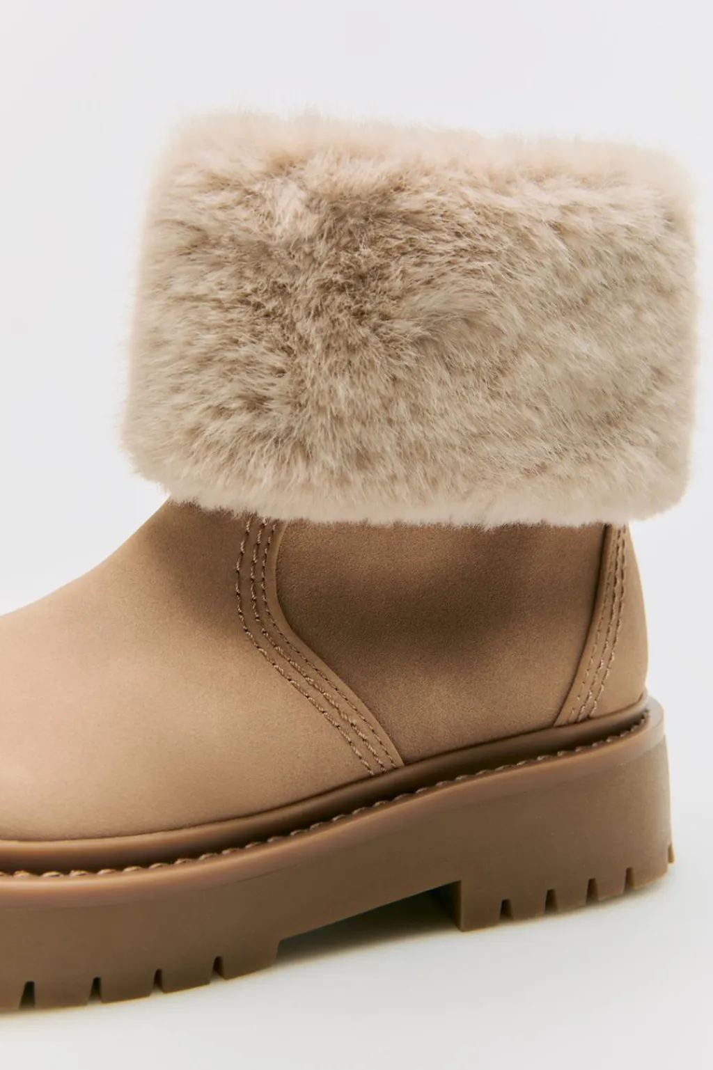 Niños ZARA 6 - 14 Años·Zapatos<BOTÍN PELO VUELTA