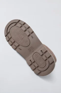 Niños ZARA 6 - 14 Años·Zapatos|6 - 14 Años·Zapatos<BOTÍN TIRADORES