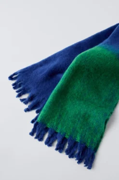 Niños ZARA 6 - 14 Años·Accesorios|6 - 14 Años·Accesorios<BUFANDA MAXI FLECOS