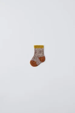 Niños ZARA 0 - 6 Meses·Punto|0 - 6 Meses·Ropa Interior / Pijamas<CALCETÍN TORZAL PUNTO