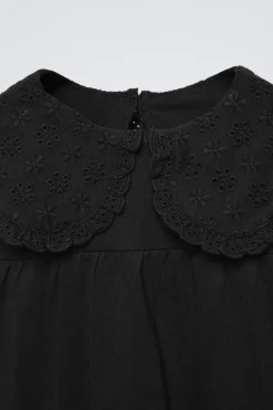 Niños ZARA 1½ - 6 Años·Camisetas|6 - 18 Meses·Camisetas<CAMISETA CUELLO BORDADO