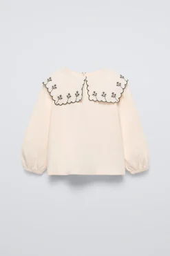 Niños ZARA 1½ - 6 Años·Camisetas<CAMISETA CUELLO BORDADO
