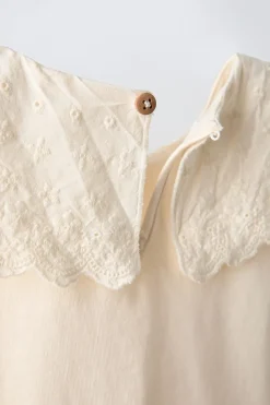 Niños ZARA 1½ - 6 Años·Camisetas|6 - 18 Meses·Camisetas<CAMISETA CUELLO LAZO BORDADO