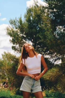 Hot CAMISETA ELÁSTICA CROPPED Mujer Camisetas