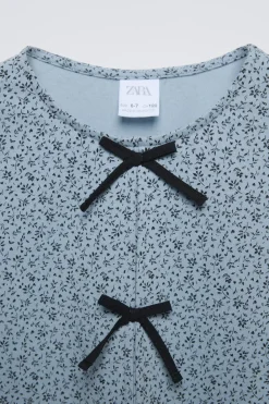 Niños ZARA 6 - 14 Años·Camisetas<CAMISETA ESTAMPADA LAZOS