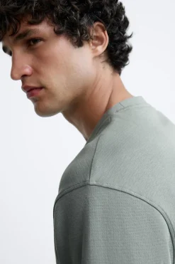 New CAMISETA ESTRUCTURA JACQUARD Hombre Camisetas