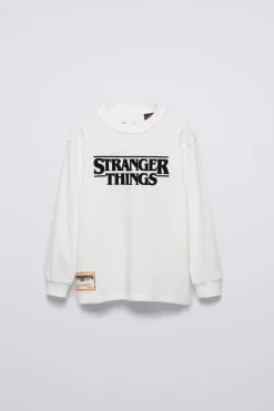 Niños ZARA 6 - 14 Años·Camisetas<CAMISETA FLOCK STRANGER THINGS ™/ © NETFLIX