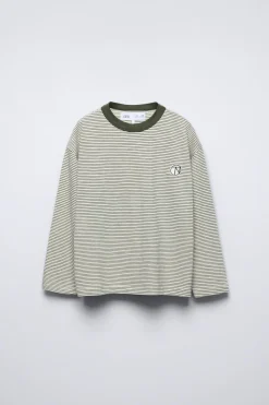 Niños ZARA 6 - 14 Años·Camisetas<CAMISETA RAYAS PARCHE BORDADO