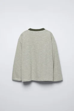 Niños ZARA 6 - 14 Años·Camisetas<CAMISETA RAYAS PARCHE BORDADO