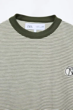 Niños ZARA 6 - 14 Años·Camisetas<CAMISETA RAYAS PARCHE BORDADO