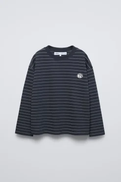 Niños ZARA 6 - 14 Años·Camisetas<CAMISETA RAYAS PARCHE BORDADO