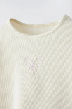 Niños ZARA 1½ - 6 Años·Camisetas|6 - 18 Meses·Camisetas<CAMISETA RIB BORDADO