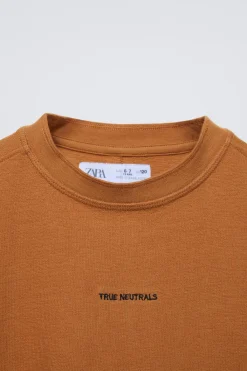 Niños ZARA 6 - 14 Años·Camisetas<CAMISETA TEXTO BORDADO