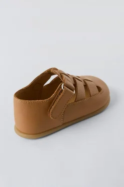 Niños ZARA 1½ - 6 Años·Zapatos|1½ - 6 Años·Zapatos<CANGREJERA PIEL