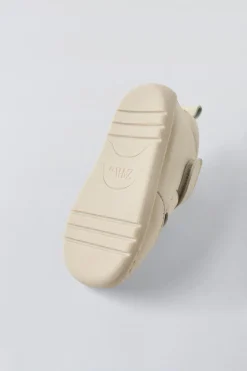 Niños ZARA 1½ - 6 Años·Zapatos|1½ - 6 Años·Zapatos<CANGREJERA PIEL REFORZADA