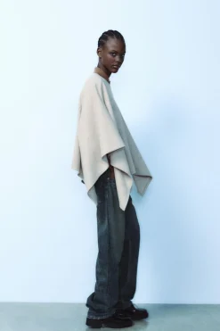 Outlet CAPA ASIMÉTRICA SOFT Mujer Chaquetas / Cazadoras