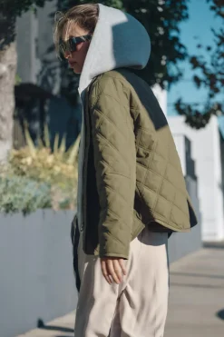 Discount CAZADORA ACOLCHADA CAPUCHA WATER REPELLENT Mujer Chaquetas / Cazadoras