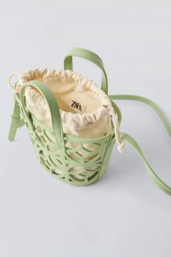 Niños ZARA 6 - 14 Años·Bolsos / Mochilas<CESTA CALADA