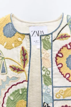 Niños ZARA 6 - 14 Años·Abrigos<CHALECO BORDADOS