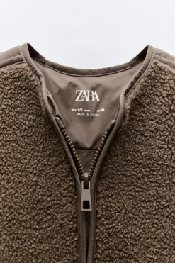 Niños ZARA 1½ - 6 Años·Abrigos|1½ - 6 Años·Abrigos<CHALECO POLAR CONTRASTE