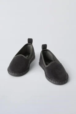 Niños ZARA 1½ - 6 Años·Zapatos|1½ - 6 Años·Zapatos<CHINELA VELVET