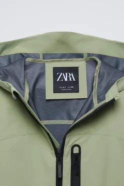 Niños ZARA 6 - 14 Años·Abrigos<CHUBASQUERO LIGERO