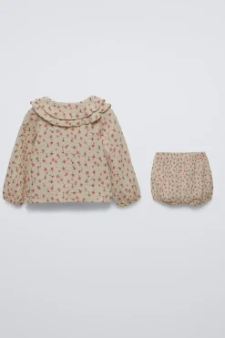 Niños ZARA 6 - 18 Meses·Conjuntos|6 - 18 Meses·Braguitas / Bermudas<CONJUNTO BLUSA Y BERMUDA FLORECITAS