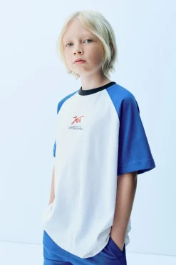 Niños ZARA 6 - 14 Años·Camisetas|6 - 14 Años·Pantalones<CONJUNTO CAMISETA RANGLAN Y BERMUDA